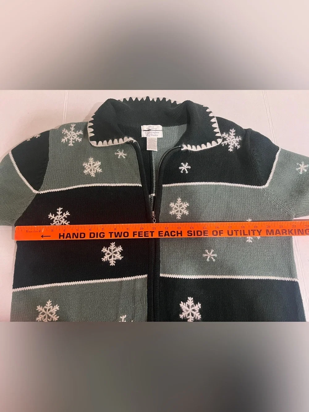 Christopher & Banks Women’s Embroidery Snowflake Sweater Cardigan Grandmacore L
